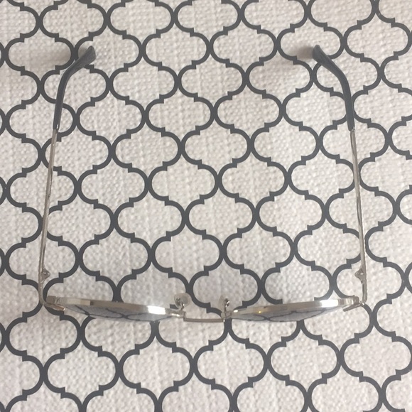 Round lens sunglasses with blue tint - Picture 2 of 4